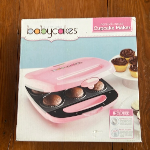 NWOT CUPCAKE  MAKER by babycakes - Picture 1 of 5
